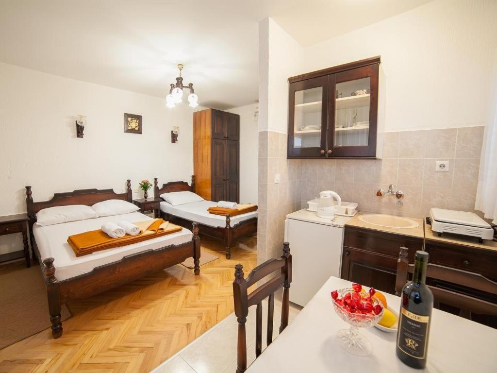Guest House 4M Petrovac Стая снимка