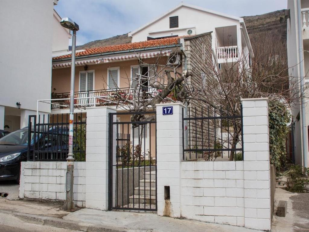 Guest House 4M Petrovac Екстериор снимка