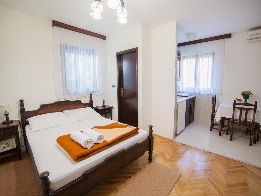 Guest House 4M Petrovac Стая снимка
