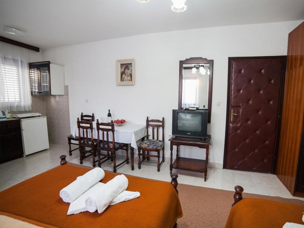 Guest House 4M Petrovac Стая снимка