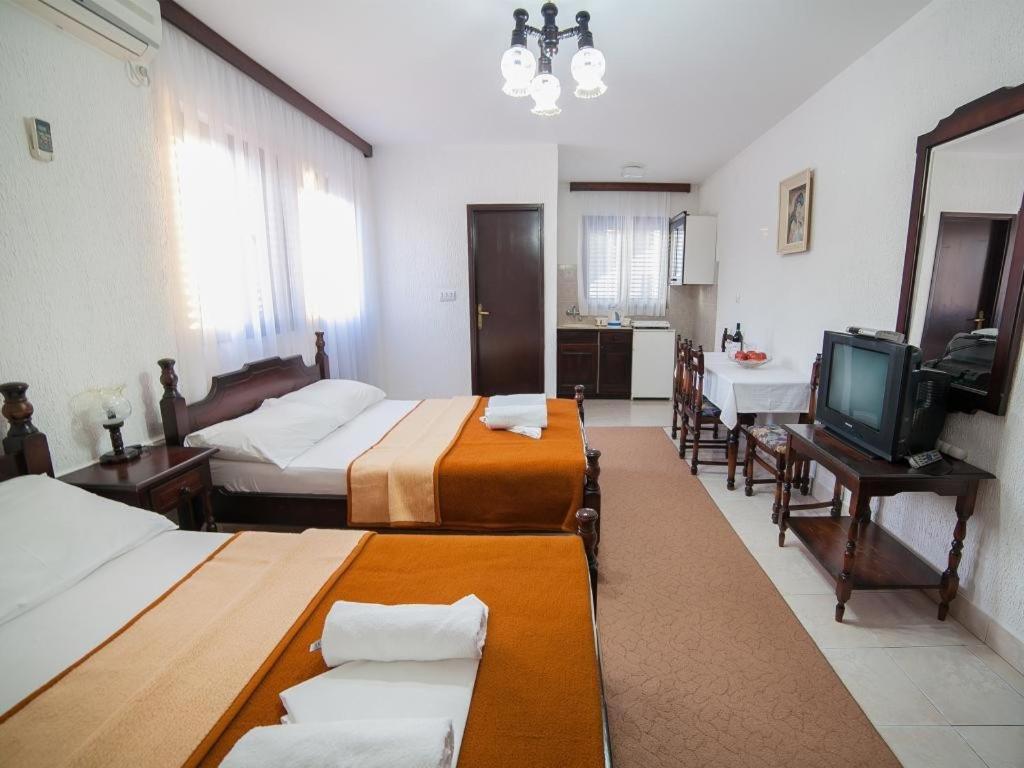 Guest House 4M Petrovac Стая снимка