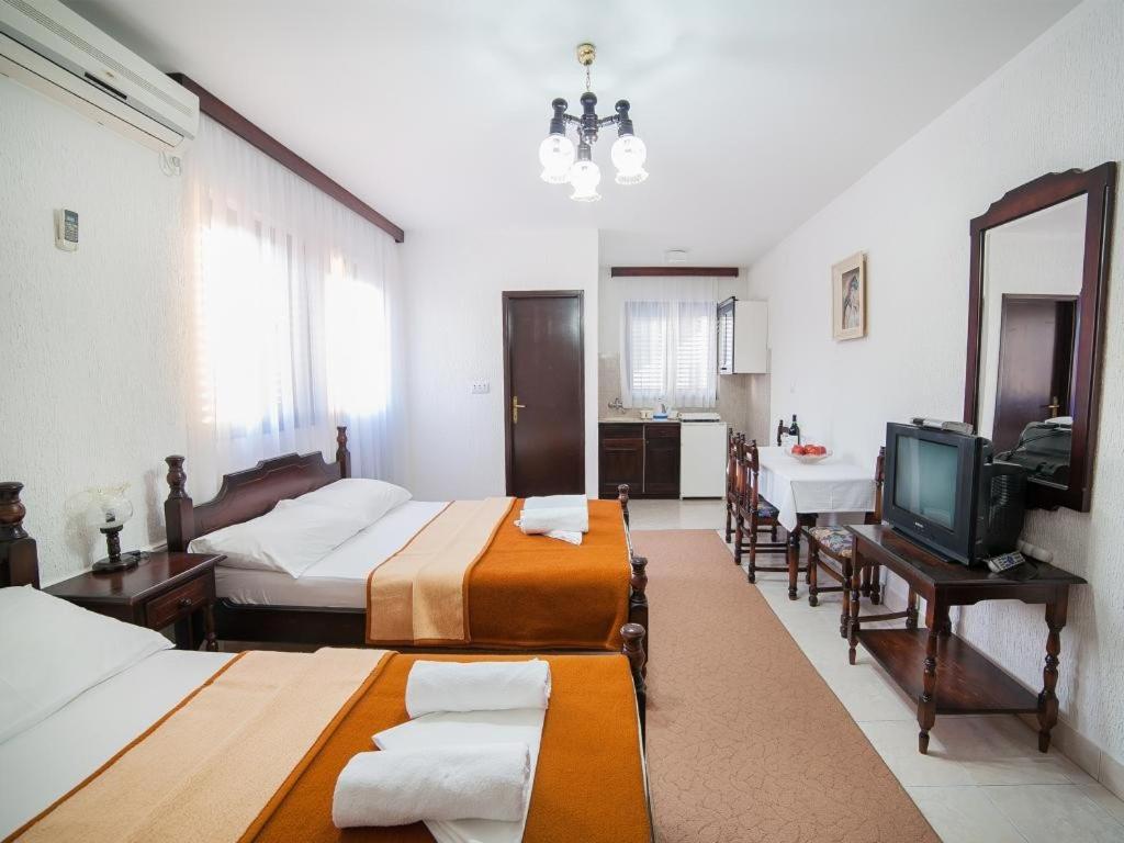 Guest House 4M Petrovac Стая снимка