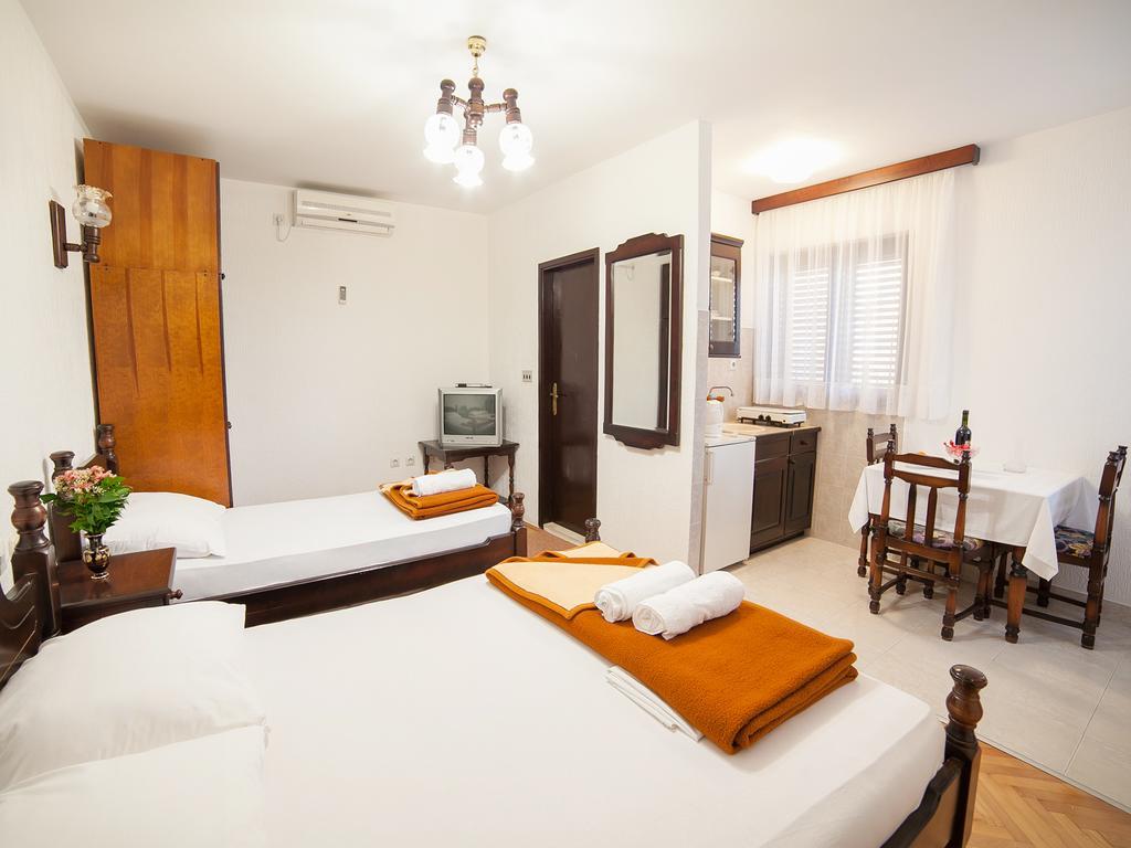 Guest House 4M Petrovac Стая снимка