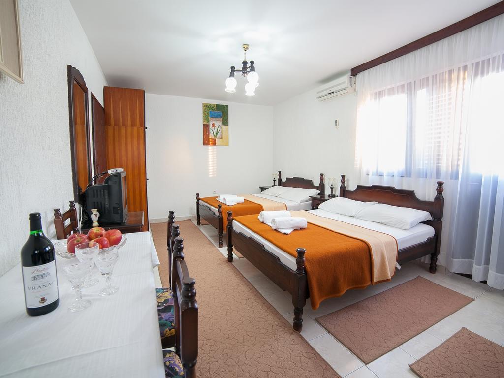 Guest House 4M Petrovac Стая снимка